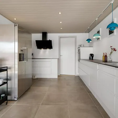 Front In Διαμέρισμα *