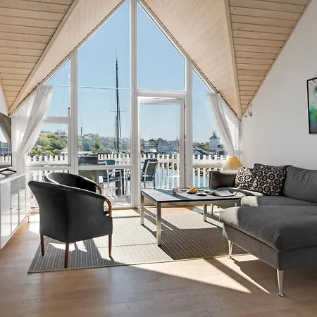 Διαμέρισμα Front In