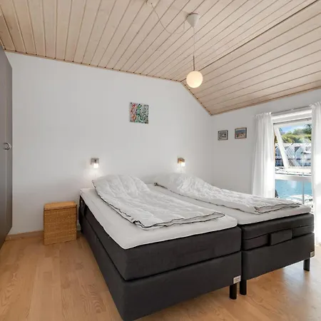 Front In Διαμέρισμα